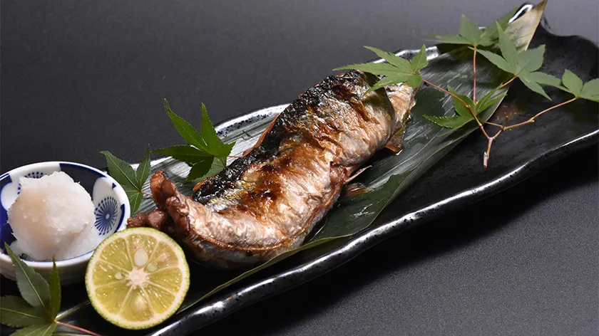 Grilled Pacific Saury with Salt
